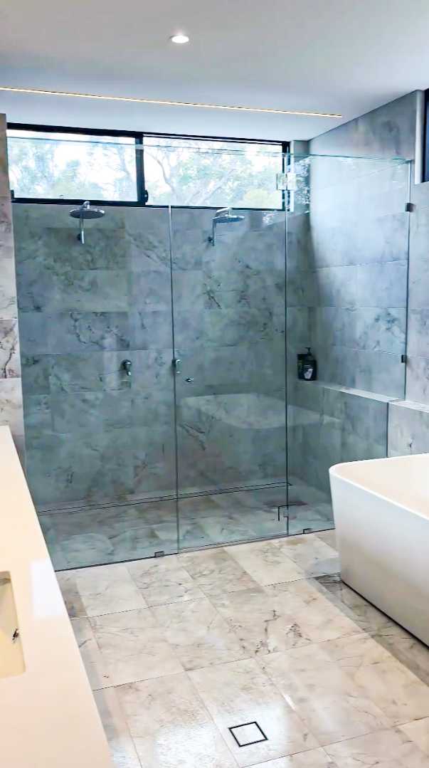 Abbey Cleaners - Bathroom Glass & Shower Polish Deep Cleaning