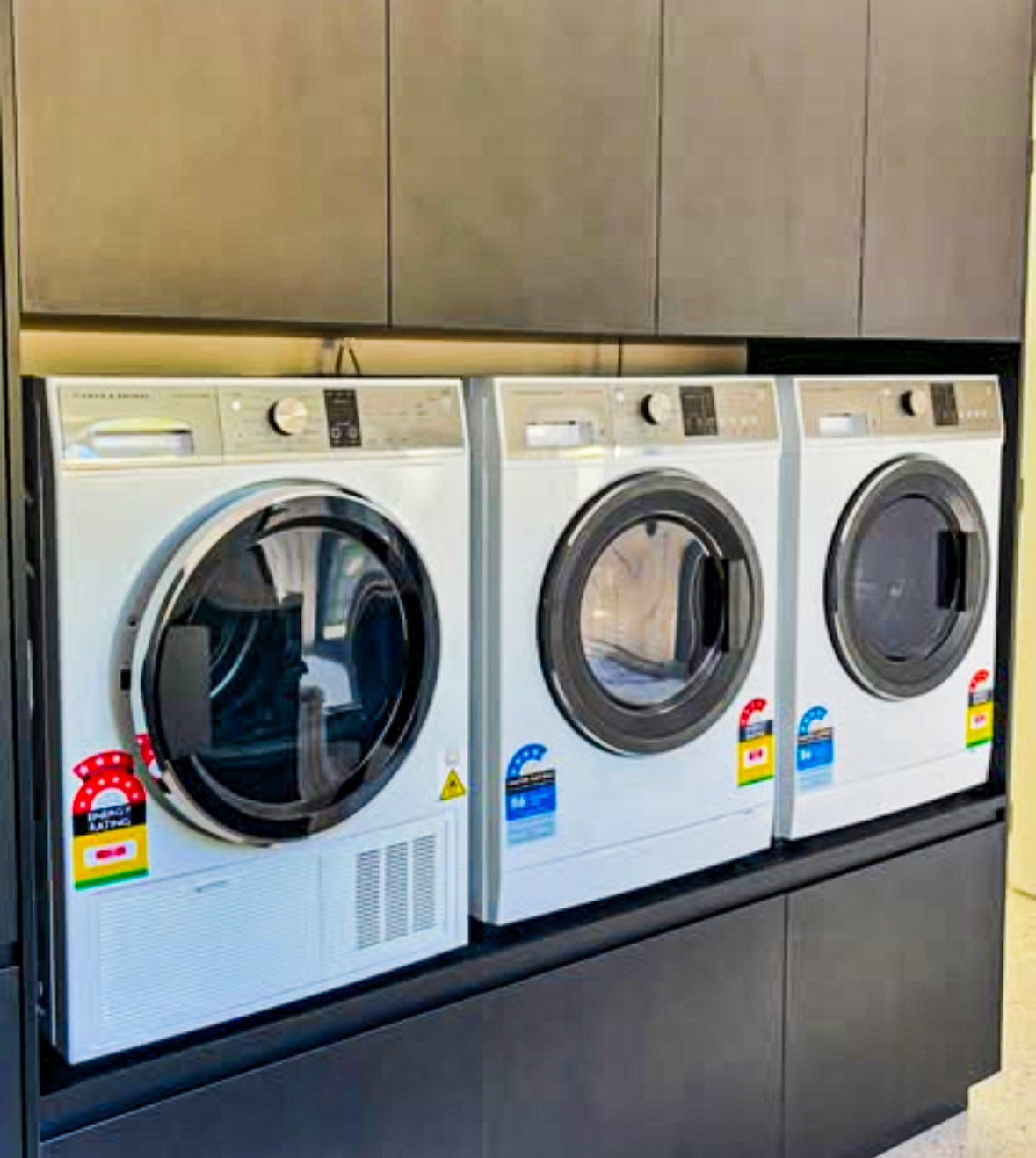 Geographe Commercial Cleans - Laundry room appliance cleaning services